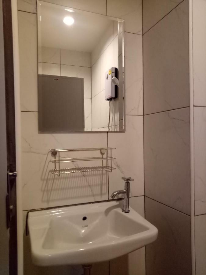 R9 Bangkok Hotell Exteriör bild